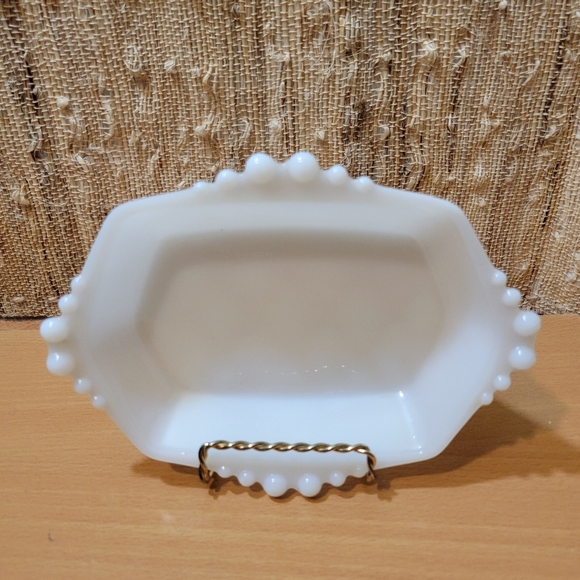 Vintage Anchor Hocking White Milk Glass Dish Beaded Ribbed Quilted - Picture 1 of 4